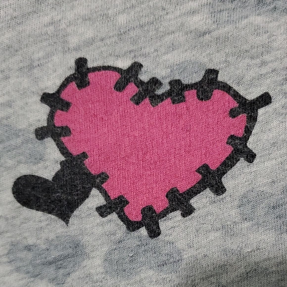 2000s Stupid Factory sleepwear graphic tee "Love hurts" in used condition - Picture 9 of 14